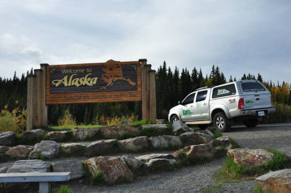 Chegando ao Alaska, depois de mais de 2 mil quilômetros na Alaska Highway através do Canadá